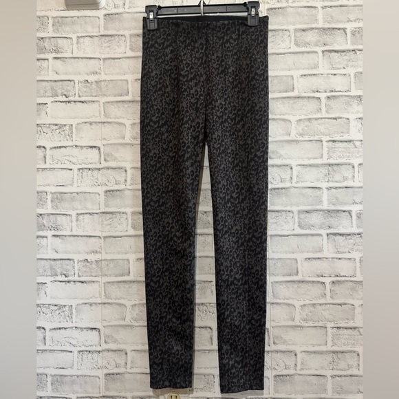 Women’s Liverpool animal leopard print pull on pants leggings Size 2 - Picture 1 of 4